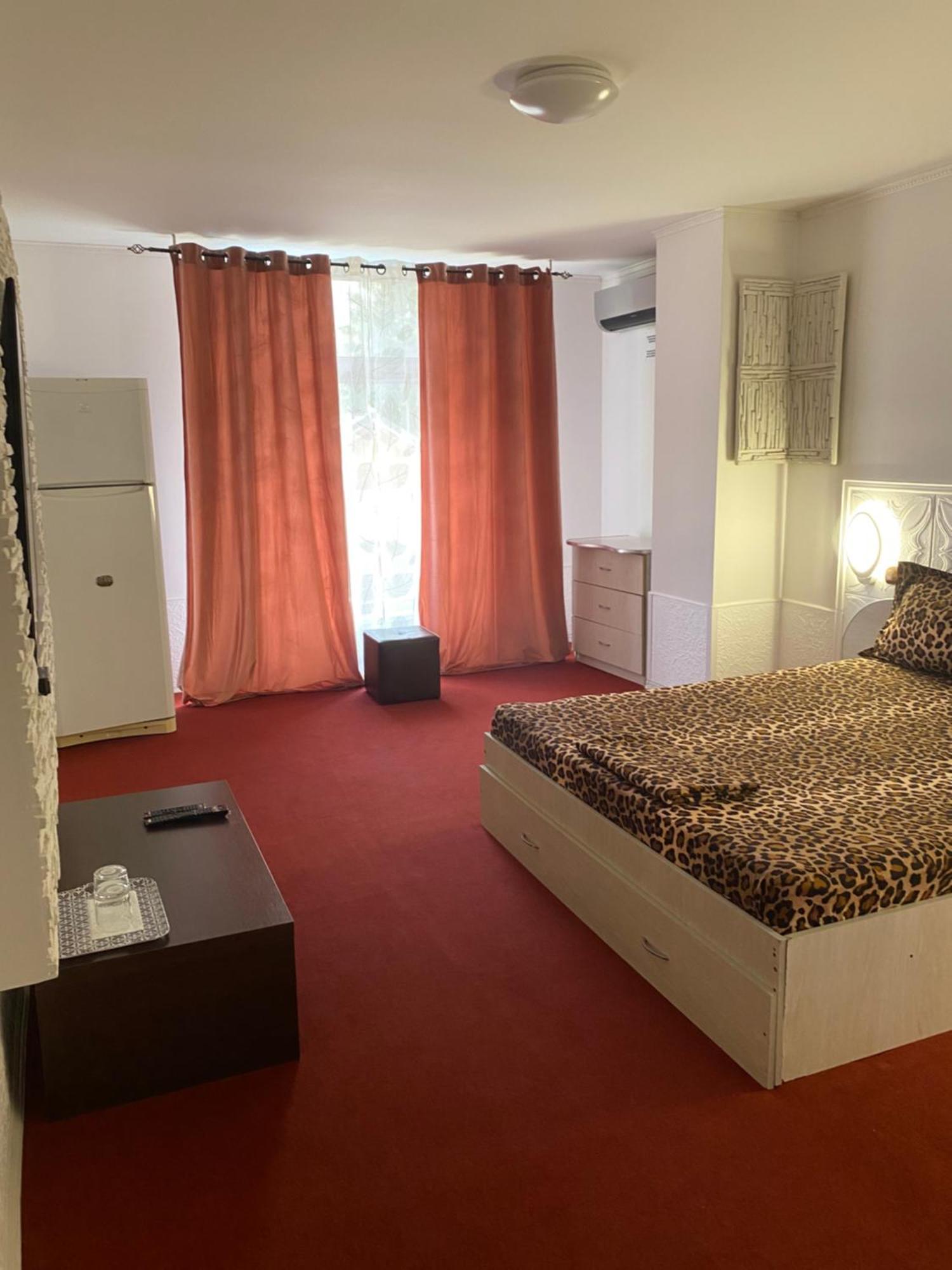 Karra Hotels Voluntari エクステリア 写真